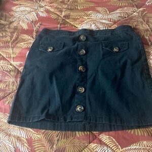 Baccini skirt waist line 16”